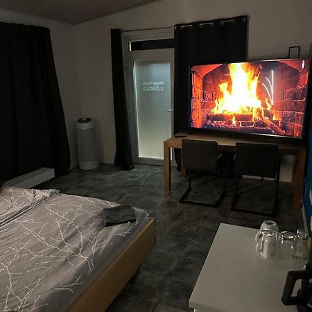 Ubernachtungsmoglichkeit Und Monteurzimmer Apartment Hamdorf Bagian luar foto