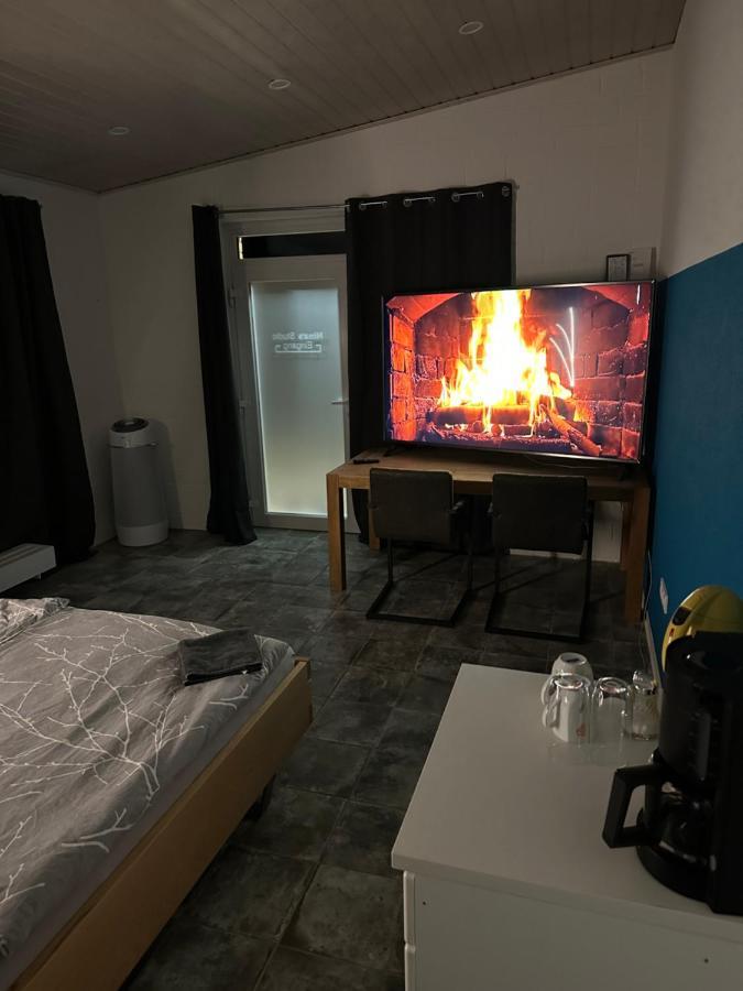 Ubernachtungsmoglichkeit Und Monteurzimmer Apartment Hamdorf Bagian luar foto